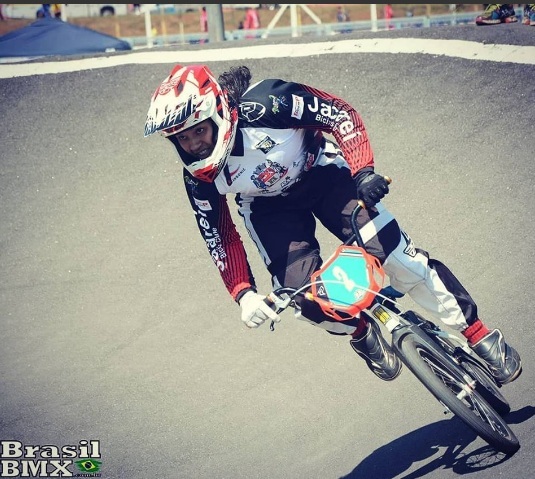 Bicricross de Jacareí emplaca três campeões 2