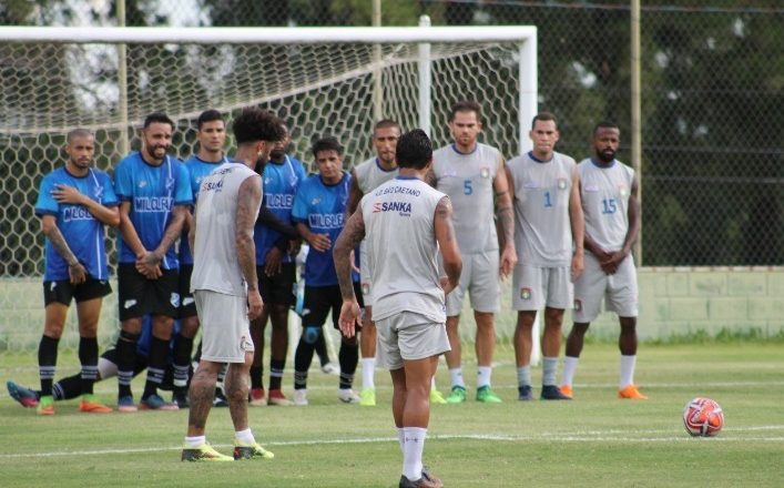 Taubaté movimentou o elenco em jogo-treino 1