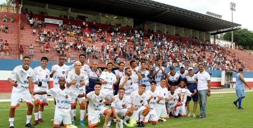 Manthiqueira joga por inédita classificação 1