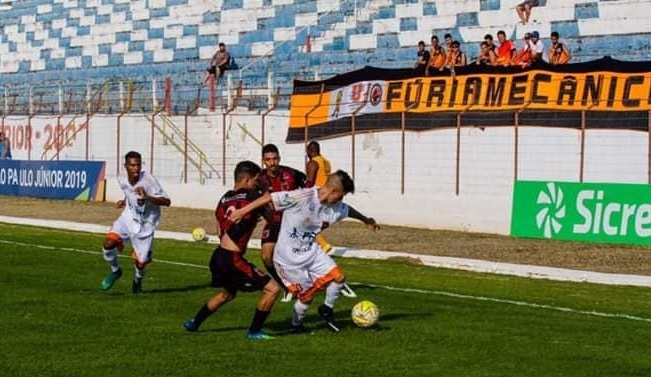 Times da região fecham fase na Copa dos garotos 1