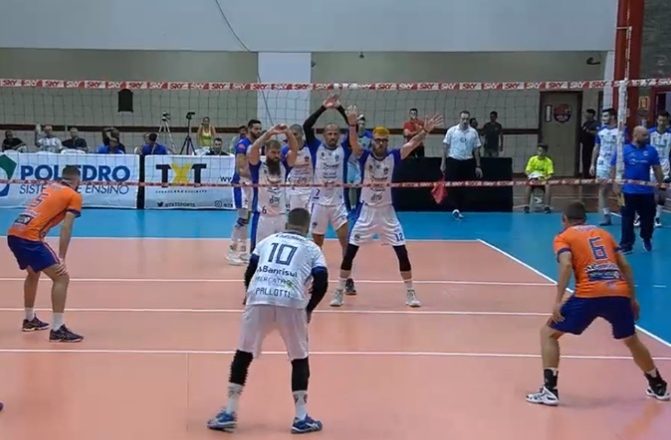 São José Vôlei comemora a primeira vitória 1