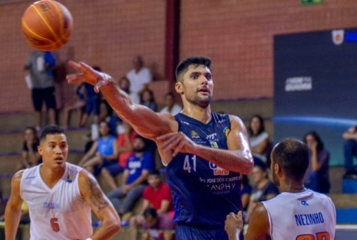 São José Basketball cede no final e perde em Brasília 11