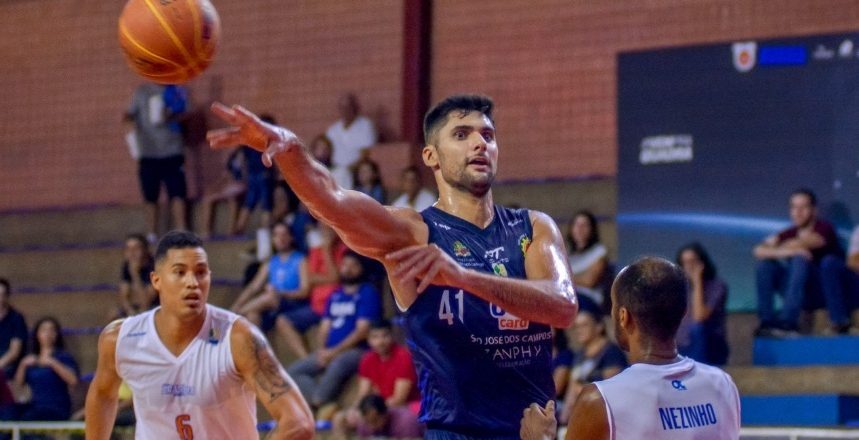 São José Basketball cede no final e perde em Brasília 1