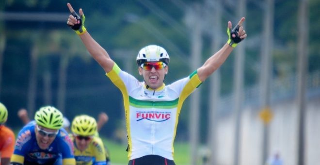 Ciclismo de Pinda domina etapa do Valeparaibano 1