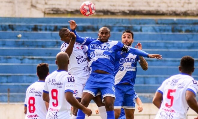 Taubaté reage vencendo e voltando ao G8 3