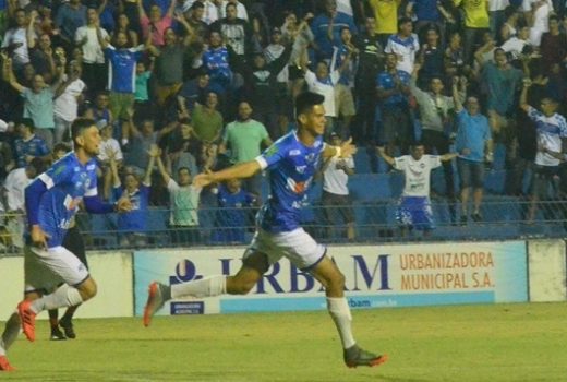 Concorrente leva ex-artilheiro dos times da região 15