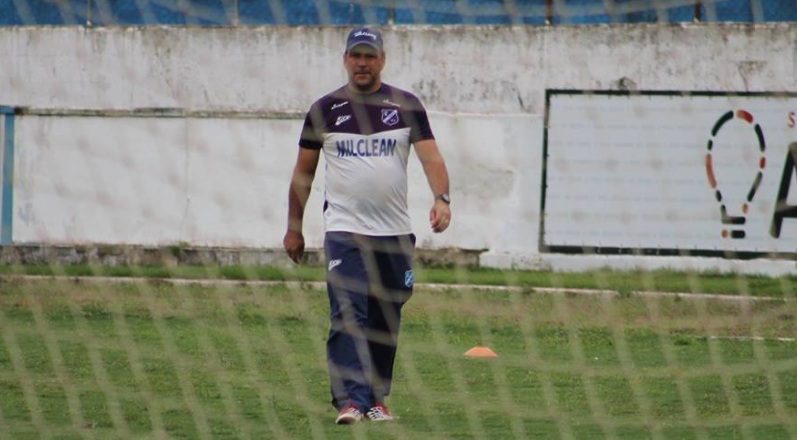 Taubaté muda técnico para tentar sair da crise 1