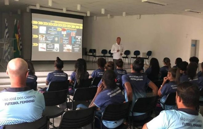 Futebol feminino tem Clássico do Vale em jogo-treino 3