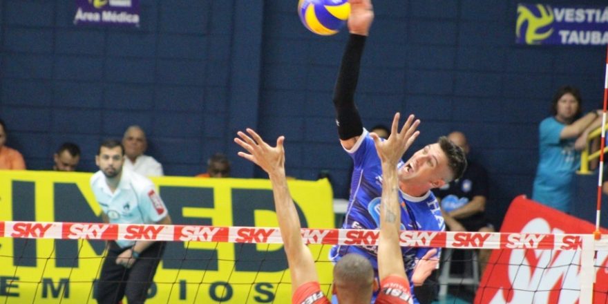 Taubaté Vôlei devolve os 3 a 0 e empata a final 1