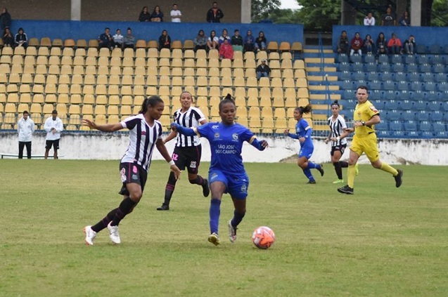 Futebol feminino da região treina para o Brasileiro 1