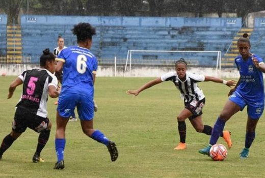Times da região perdem para os favoritos no Feminino 15