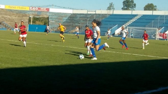 Futebol feminino teve vitória e derrota no Brasileiro 1