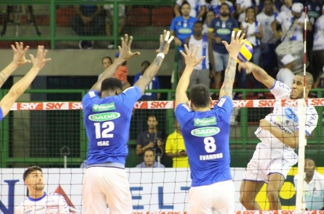 Taubaté Vôlei abre playoff vencendo em Minas 3