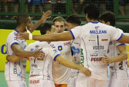 Taubaté Vôlei abre playoff vencendo em Minas 9