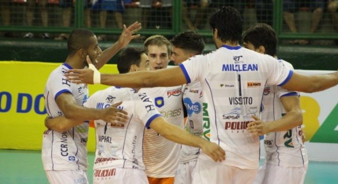 Taubaté Vôlei abre playoff vencendo em Minas 1