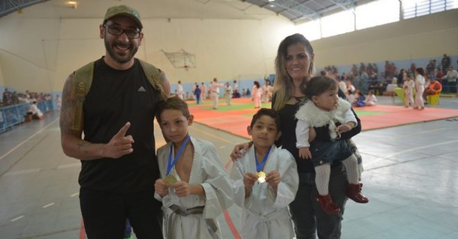 Festival de judô atrai alunos e torcedores ao ginásio 1