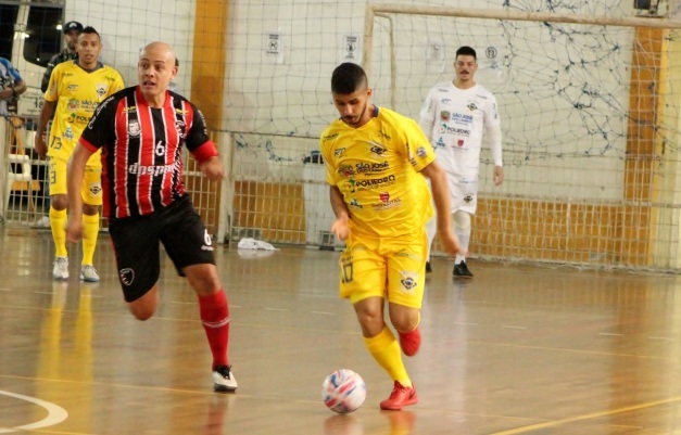 Taubaté e São José foram à quadra no futsal 1