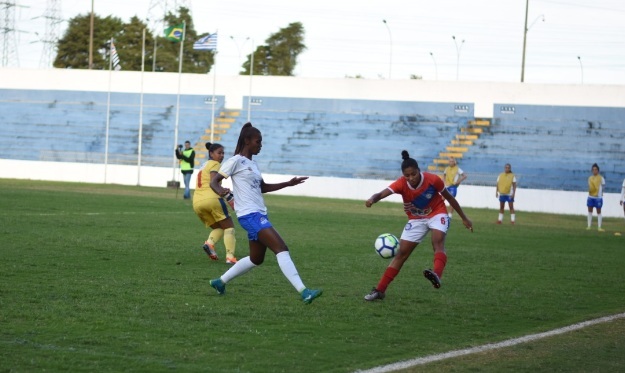 São José apenas empata e Taubaté abre mata-mata 1