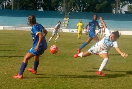 Clássico do Vale no feminino fica sem gol 14