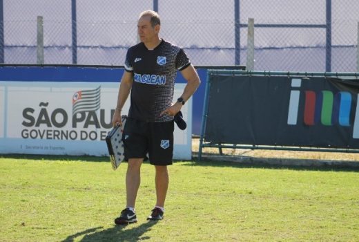 Taubaté já treina com o novo técnico 5