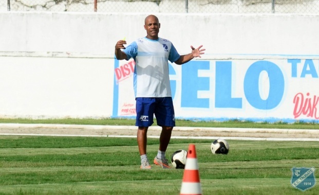 Taubaté já treina com o novo técnico 3