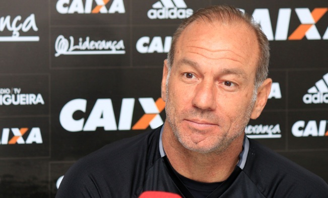 Taubaté anuncia técnico após estreia com derrota 1