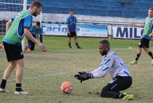 Taubaté apresenta o elenco da Copa Paulista 15
