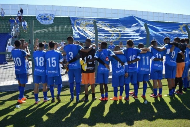 São José antecipa vaga vencendo com virada 3