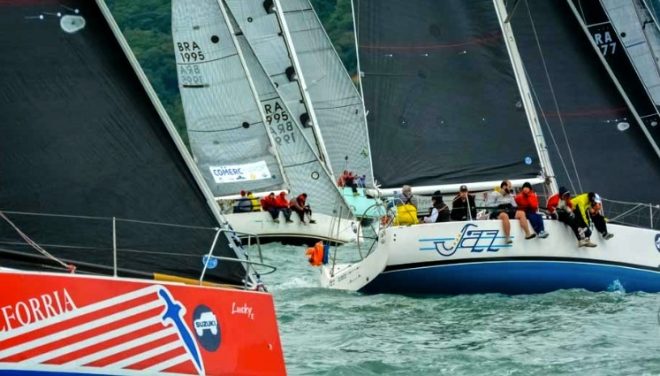 Barcos disputam torneio antes da Semana de Vela 1