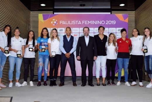 Destaque do São José feminino recebe homenagem 4