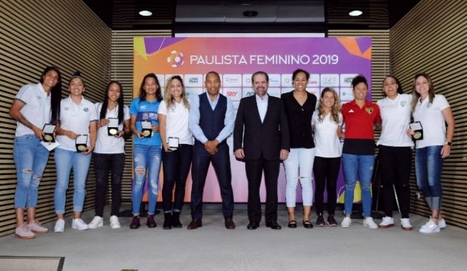Destaque do São José feminino recebe homenagem 1