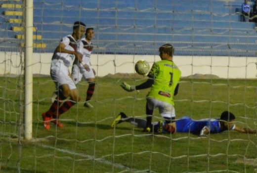 São José fecha turno empatando em casa 6