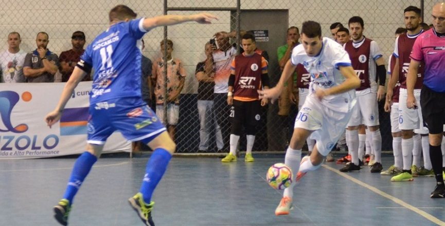 Taubaté Futsal fica em desvantagem nas finais 1