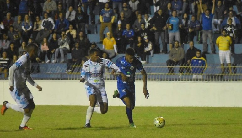 São José soma apenas um ponto na primeira em casa 1