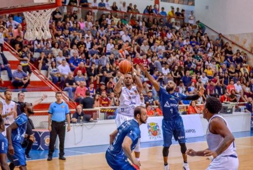 São José Basketball sente virada e perde em casa 14
