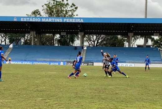 Meninas da Águia conquistam vaga com vitória 8
