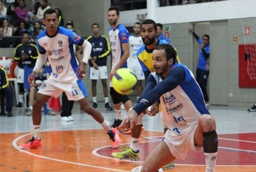 São José Vôlei tem confronto direto por posição 1