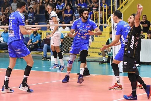 Taubaté Vôlei faz 3 a 0 e sustenta a liderança 6