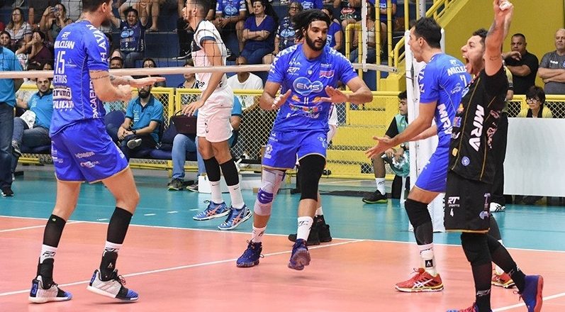 Taubaté Vôlei faz 3 a 0 e sustenta a liderança 1