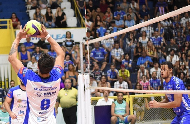 Taubaté Vôlei vira e vence o São José 1