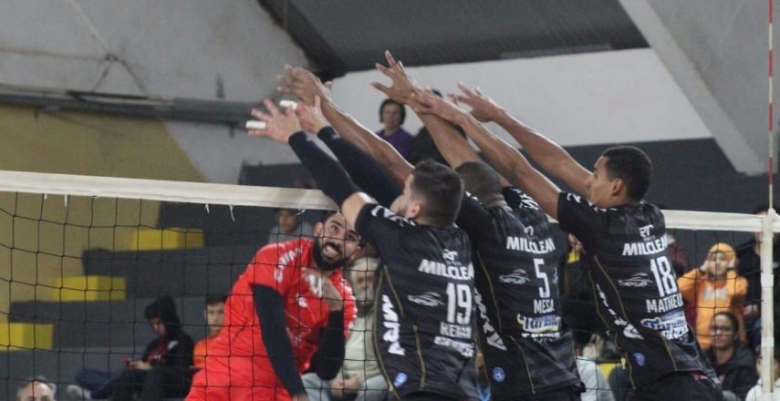 Taubaté Vôlei vence em Atibaia e São José perde 1