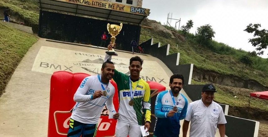 Bicicross da região conquista título na Guatemala 1