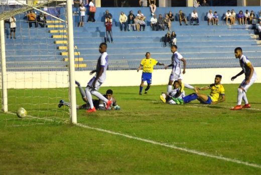 São José vence confronto direto e dorme na liderança 1