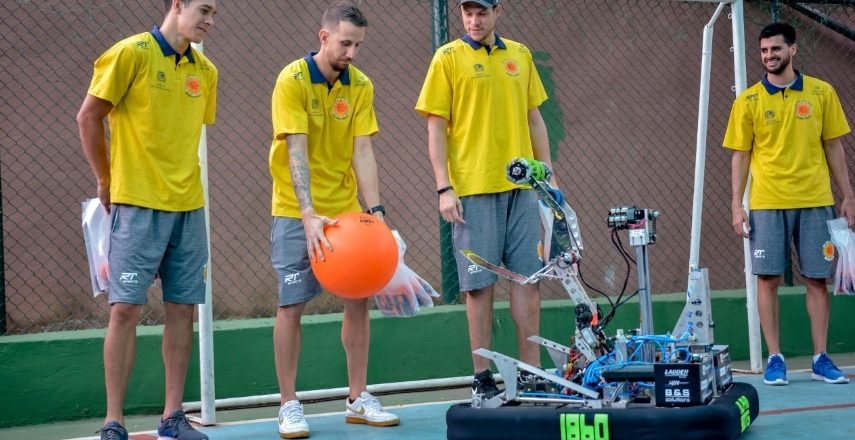 São José Basketball visita estudantes e robô 1