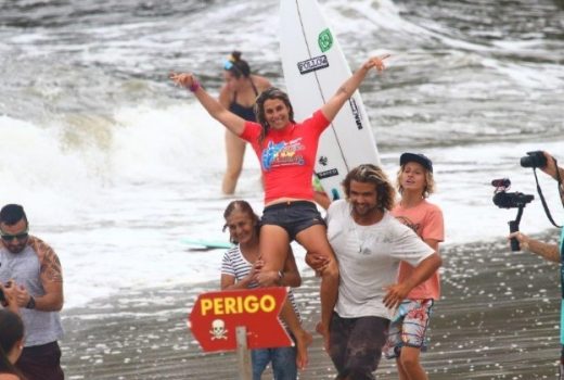 Brasileiro feminino de surfe termina em Ubatuba 9