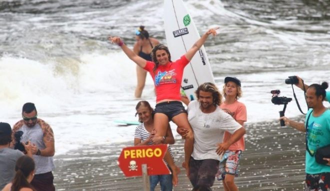 Brasileiro feminino de surfe termina em Ubatuba 1