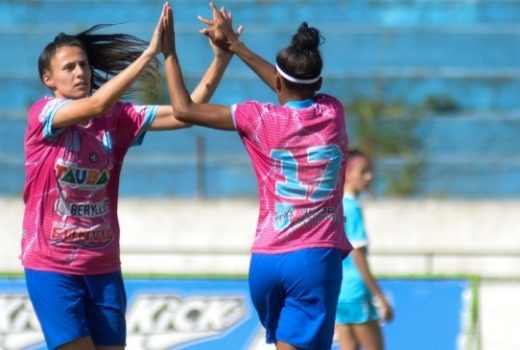 Meninas do Taubaté conquistam torneio regional 9