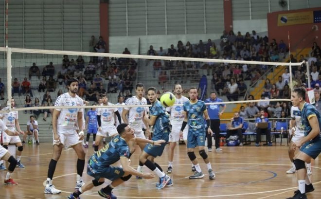 Taubaté Vôlei vence fora e fica próximo das semifinais 1