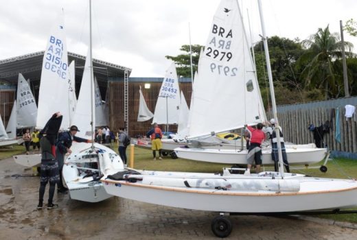 Juvenis do Mundial de Snipe já disputam em Ilhabela 11