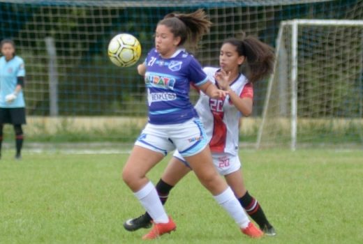 Futebol feminino do Taubaté aproveita torneio inédito 5